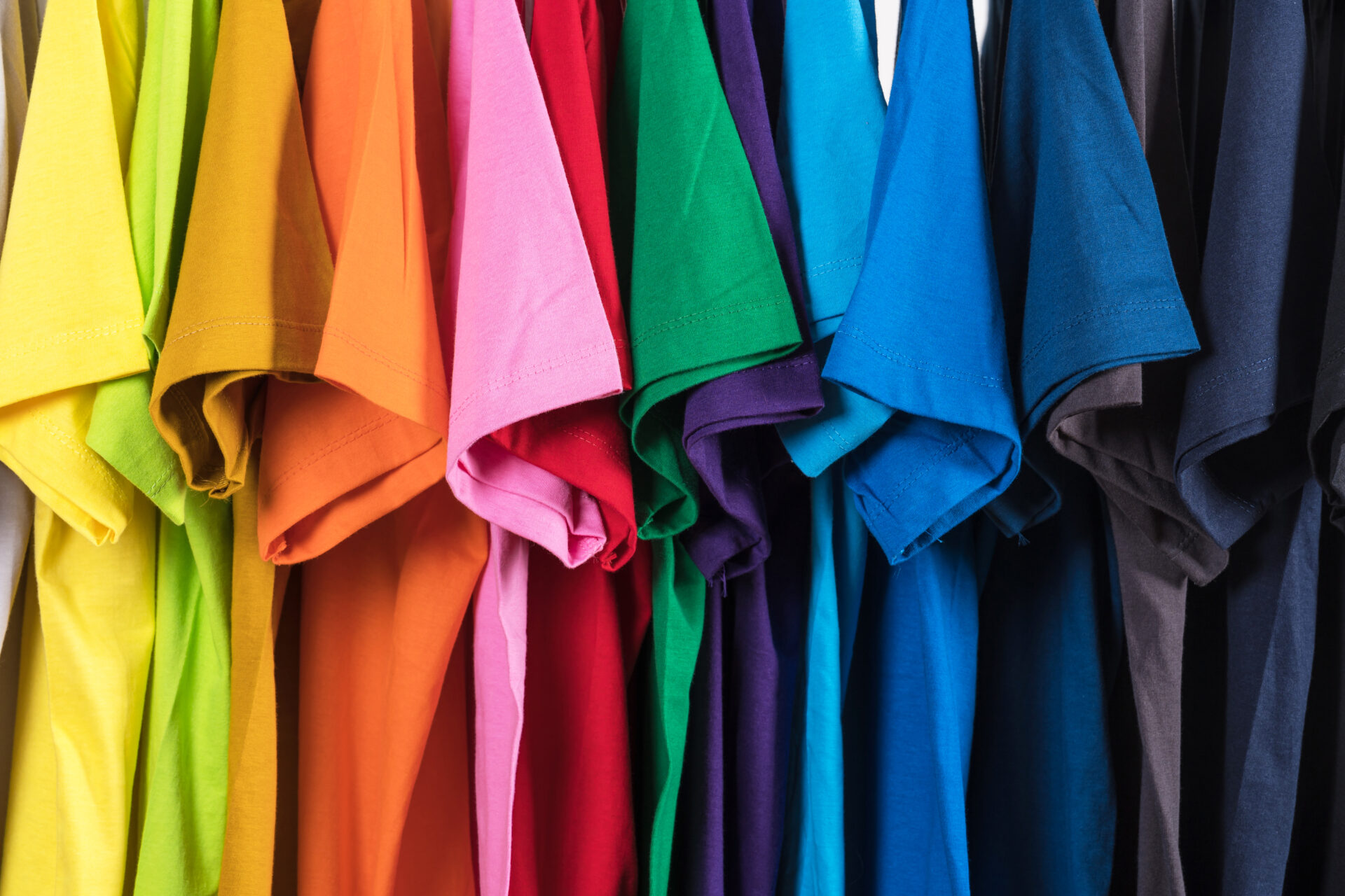 دلالة لون الملابس في علم النفس